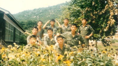 천리행군할때 휴식중 사진입니다...
